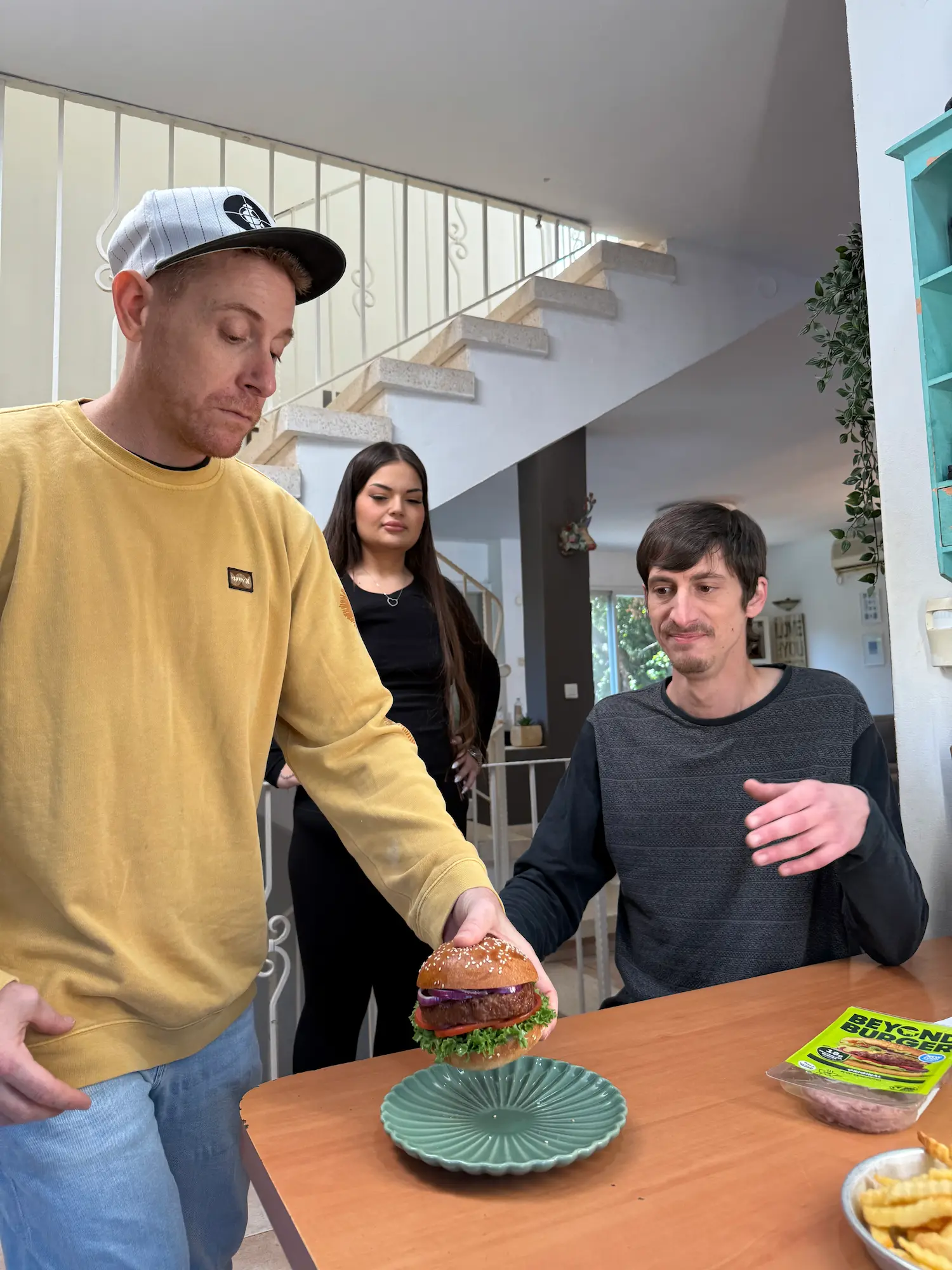 הפקת פרסומת מזון — מאחורי הקלעים עם צוות הפקה מקצועי